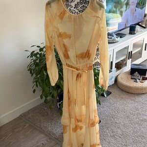 LITTLE MOON - Yellow Feather Print Long Sleeve Dress